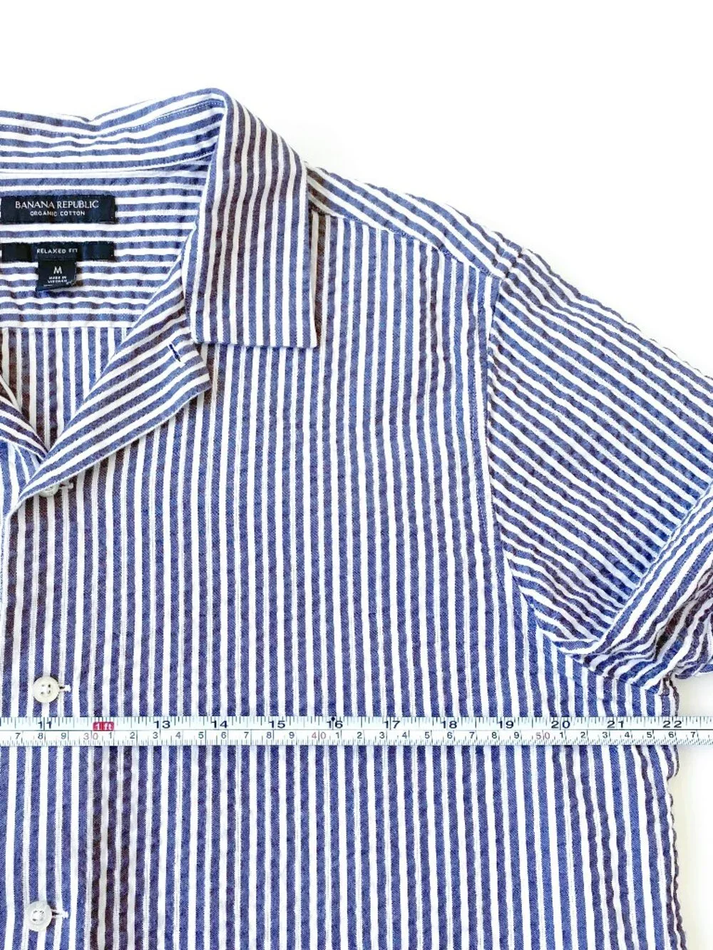 Banana Republic Mens M Short Sleeve Organic Cotton Seersucker Relaxed Fit Shirt